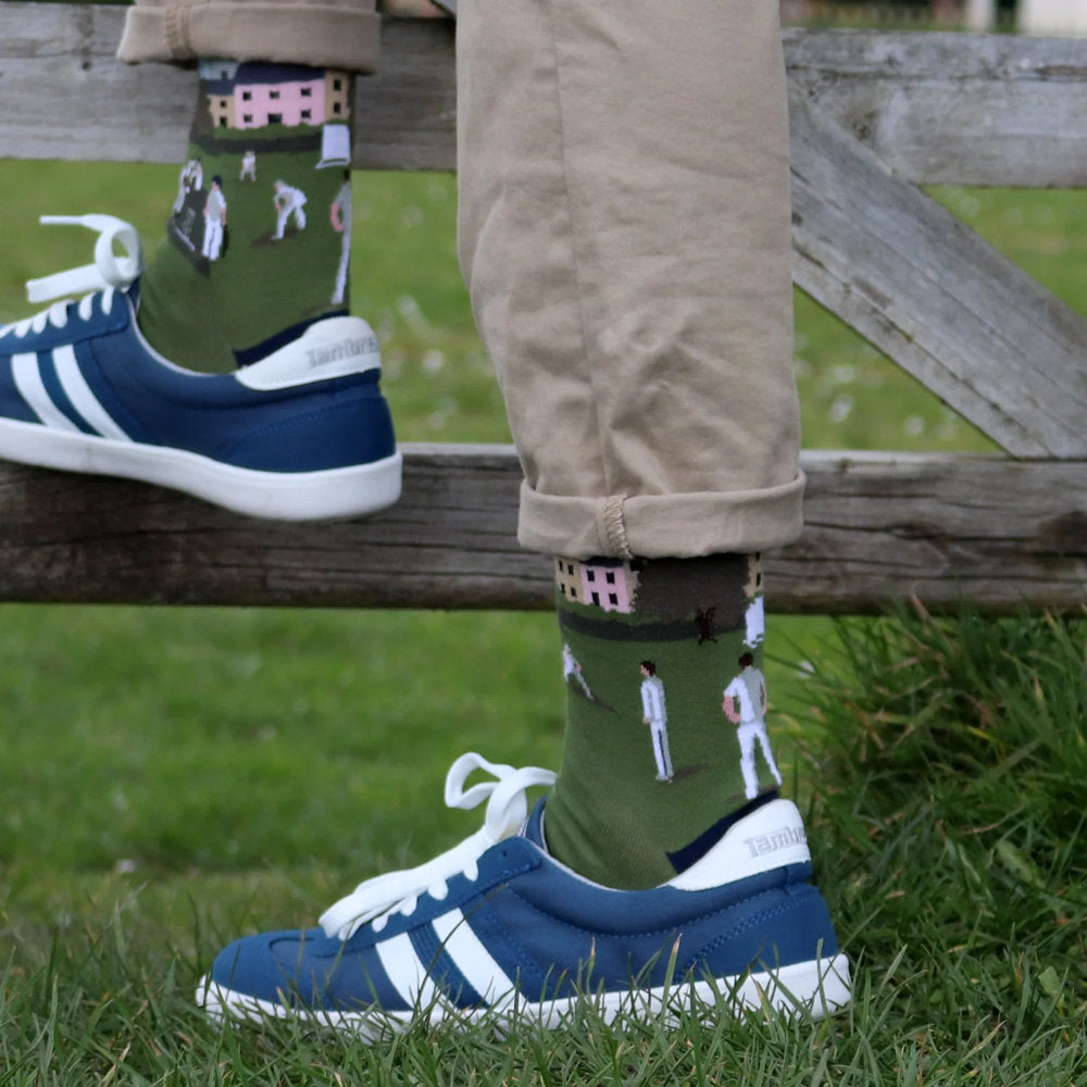 Cricket Scene Men's Socks