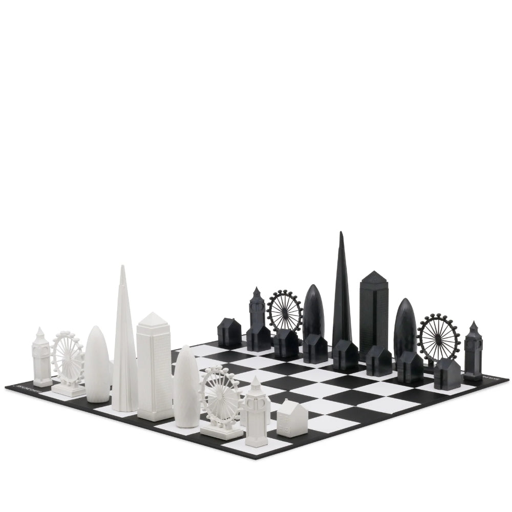 London Chess Set With Folding Board