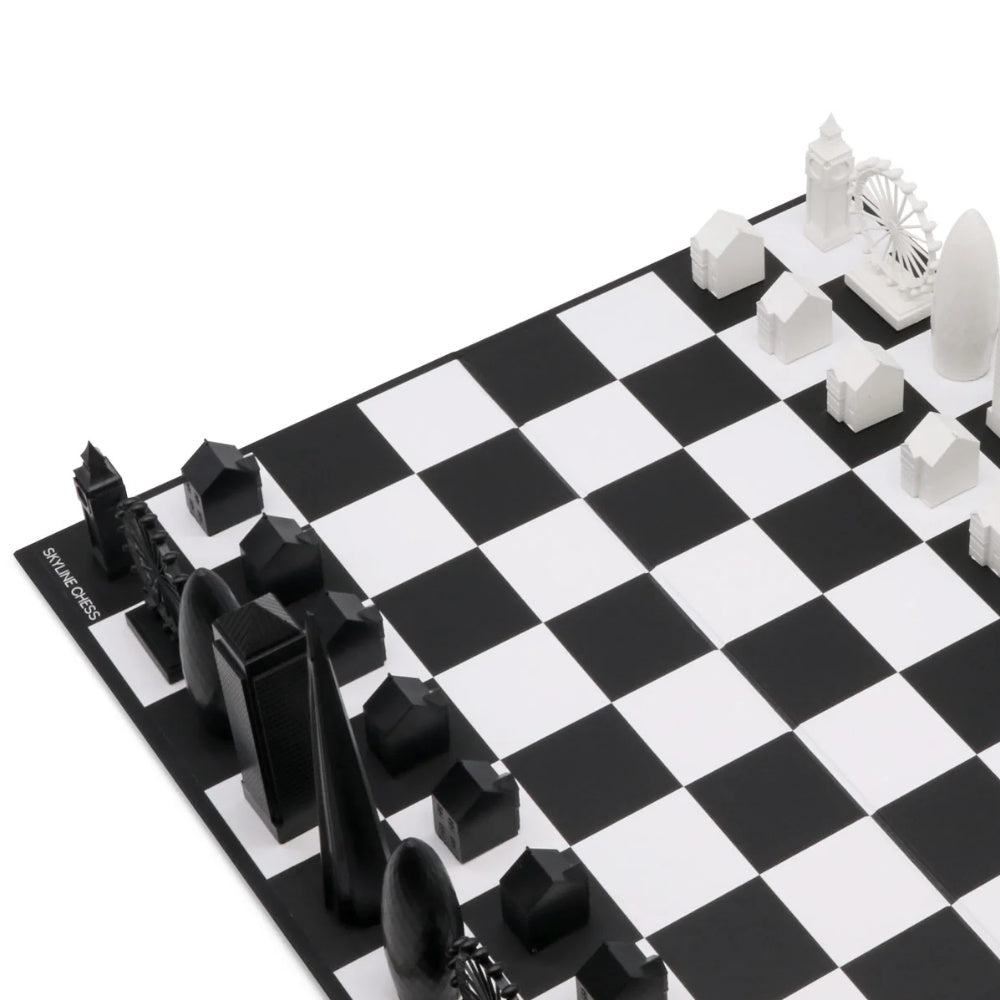 London Chess Set With Folding Board