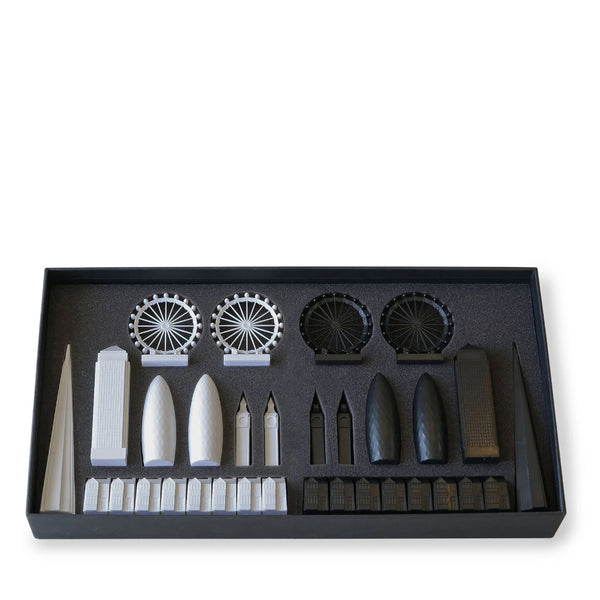 London Chess Set With Folding Board