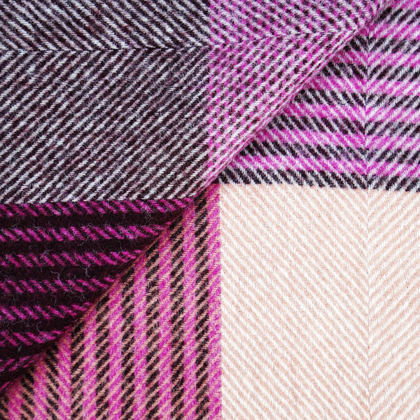 Knightsbridge Pure Wool Throw Fuchsia